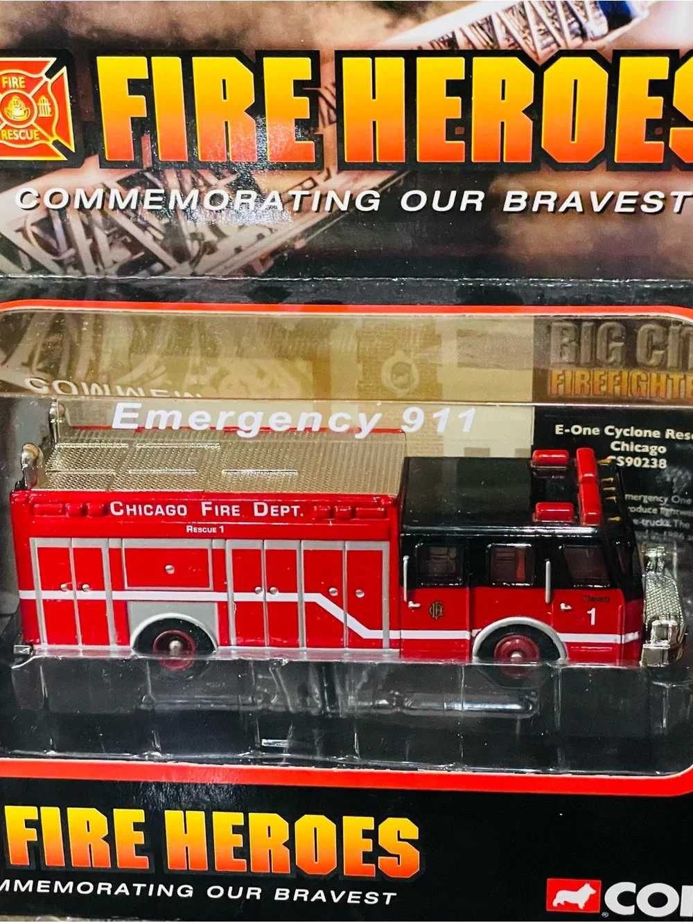 Corgi Showcase Collection Fire Heroes Chicago F.D. Fire Engine NIB